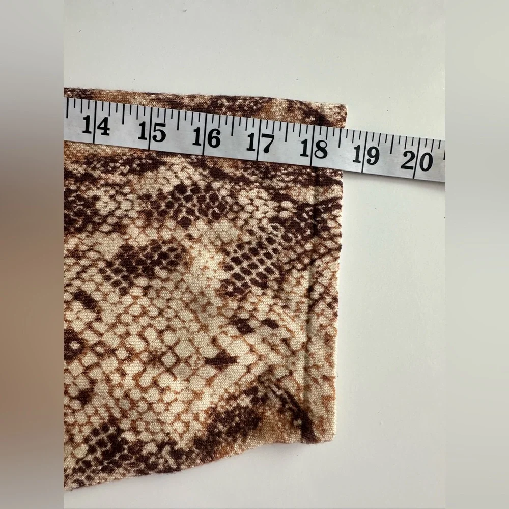Women's Snake Print Top - Picture 11 of 14